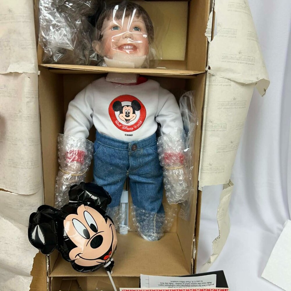 The Ashton-Drake Galleries Doll, Walt Disney World Boy, NIB